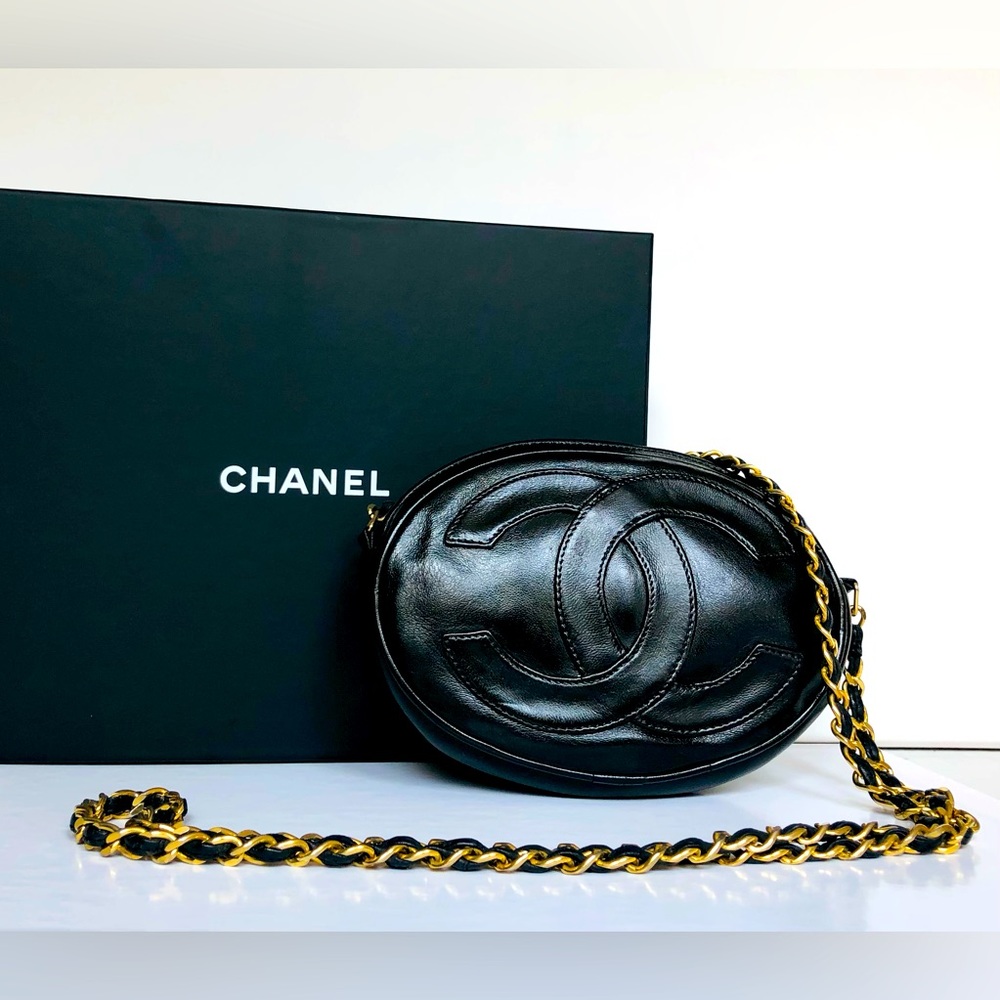 Vintage Chanel Interlocking CC Leather Chain Oval Crossbody Shoulder COA Auth